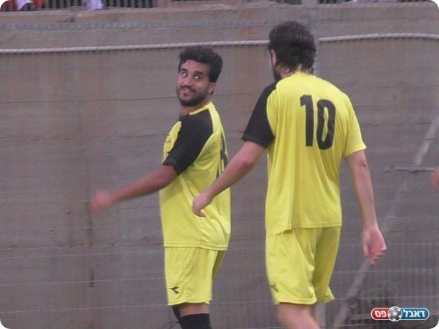 הנציג של המייסדים. אפי אלון  (שקד מורג)